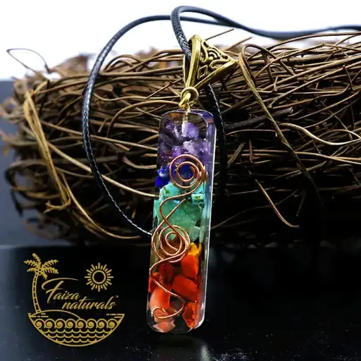 Collier en cristal Orgonite 7 Chakras (6 cm de long)