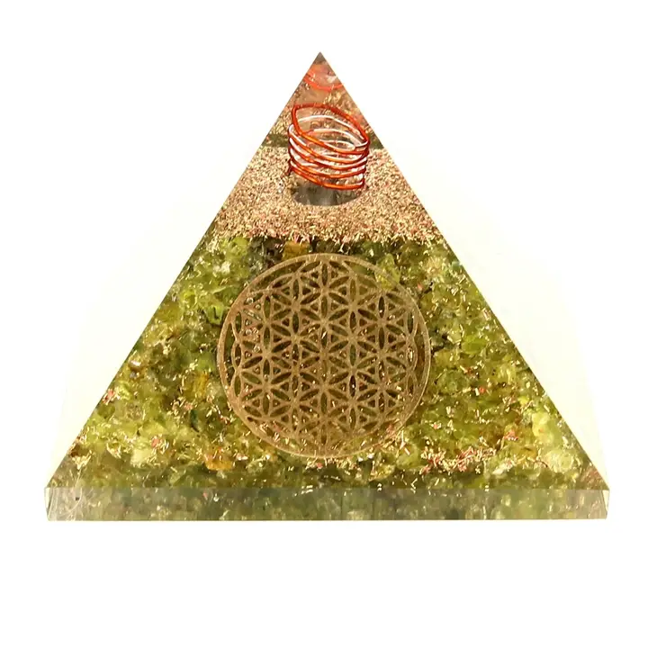 Orgonote Pyramide Péridot Fleur de Vie 7.5 cm